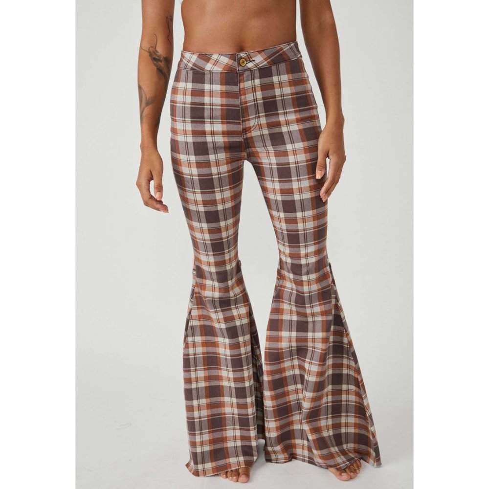 🎉LAST CHANCE🎉 FREE PEOPLE Just Float On Printed Flare Jeans / Dark Chocolate - Picture 2 of 9